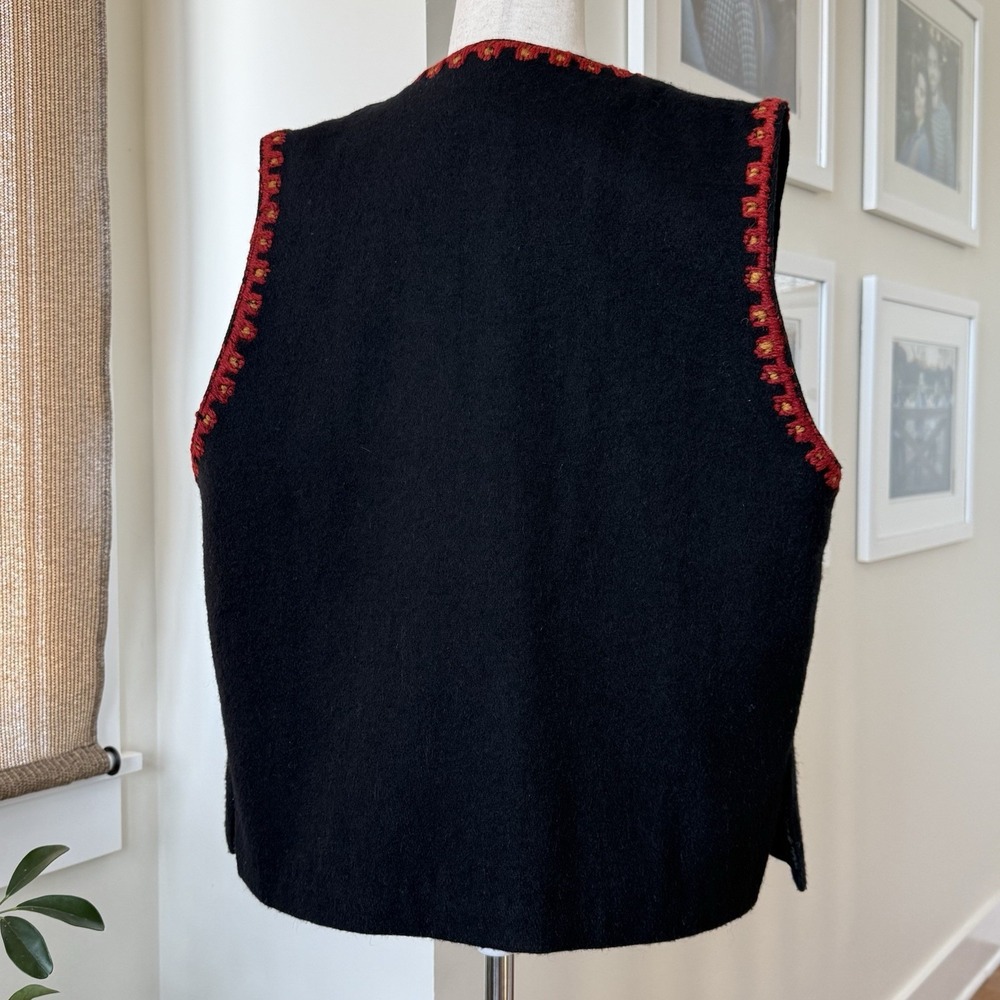 VTG French Connection Womens' Medium Vest Wool Blend Floral Embroidered Black - Picture 5 of 10